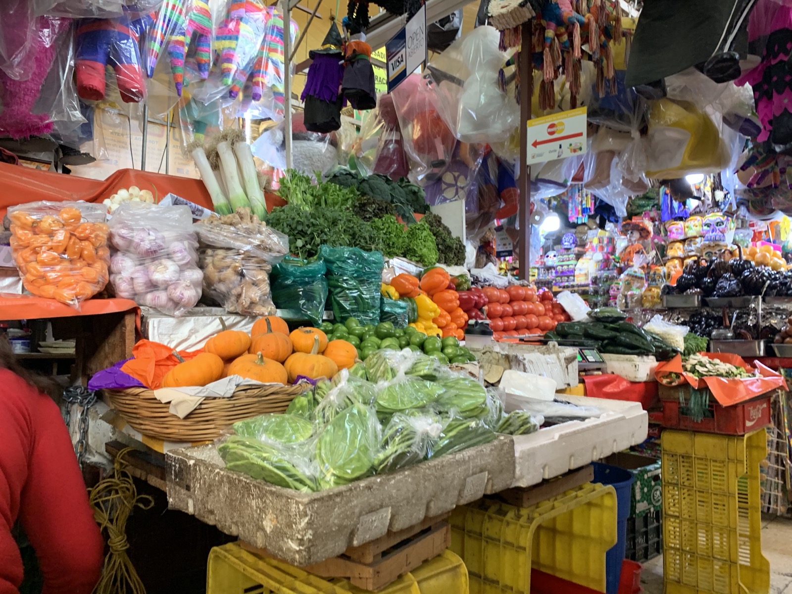 Puesto de frutas y verduras en un mercado de Mexico